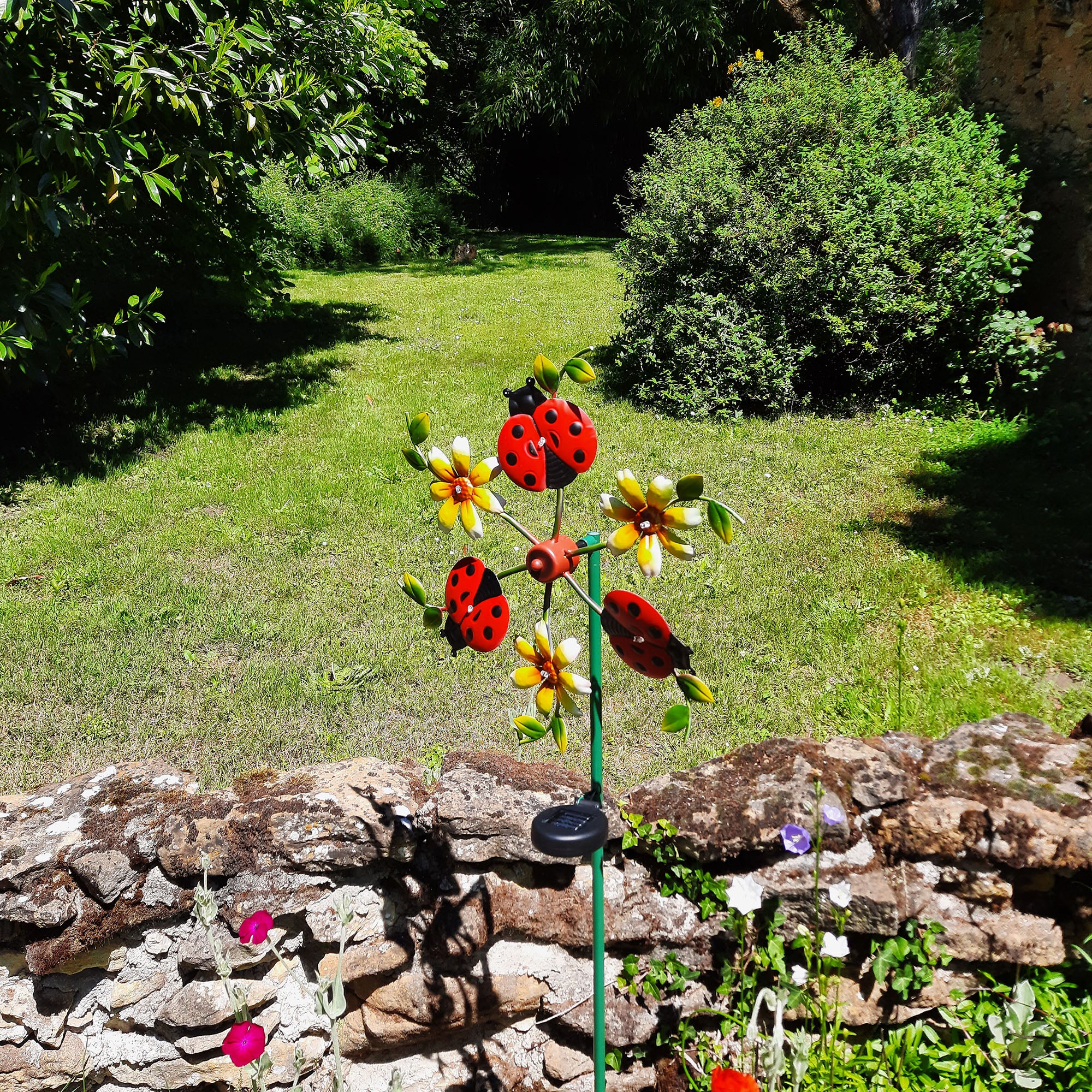 Piquet solaire éolienne